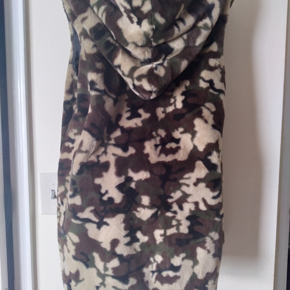 P.Cill Sleeveless Faux Fur Vest with Hood
